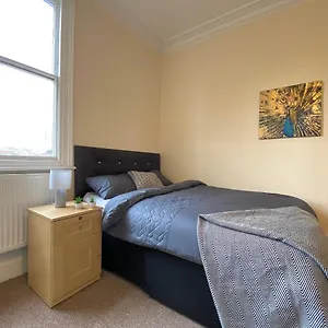  Homestay Spacious Victorian Studio Flat United Kingdom